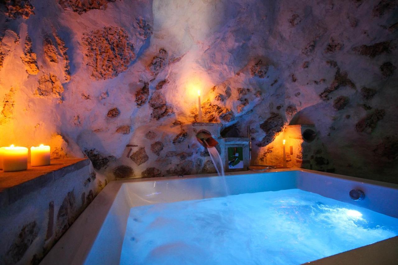 Santo'S House Luxury - Idromassaggio E Doccia Emozionale Villa Santo Stefano Di Sessanio Exteriör bild